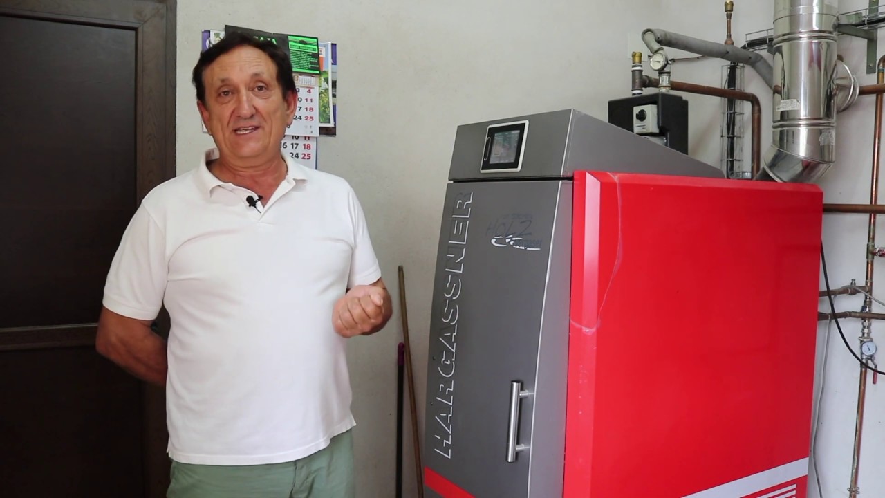 Preparar la caldera de biomasa antes del invierno por hargassner