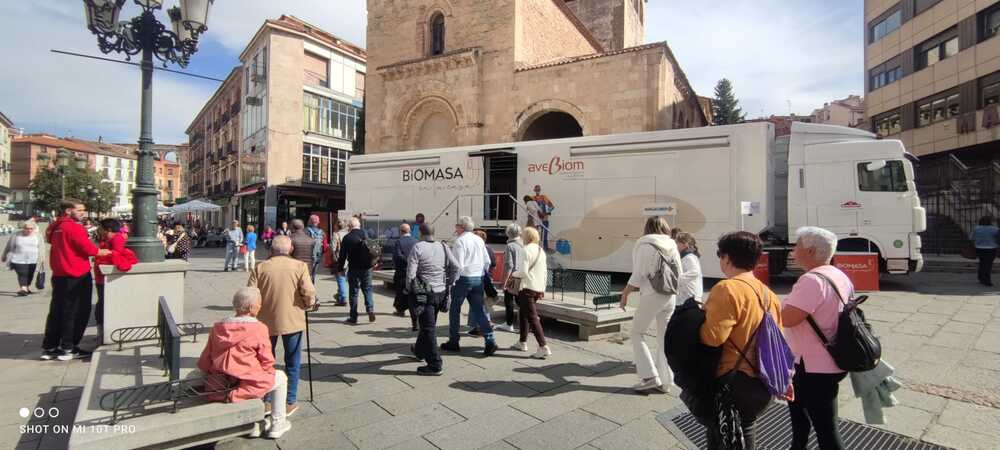 Biomasa en tu Casa exposicion itinerante de AVEBIOM 2025 2030